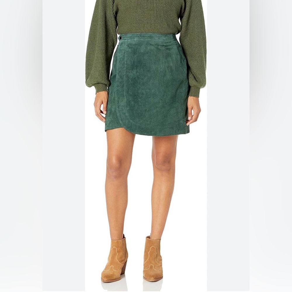 Blank NYC Green Suede Mini Skirt. Size 27